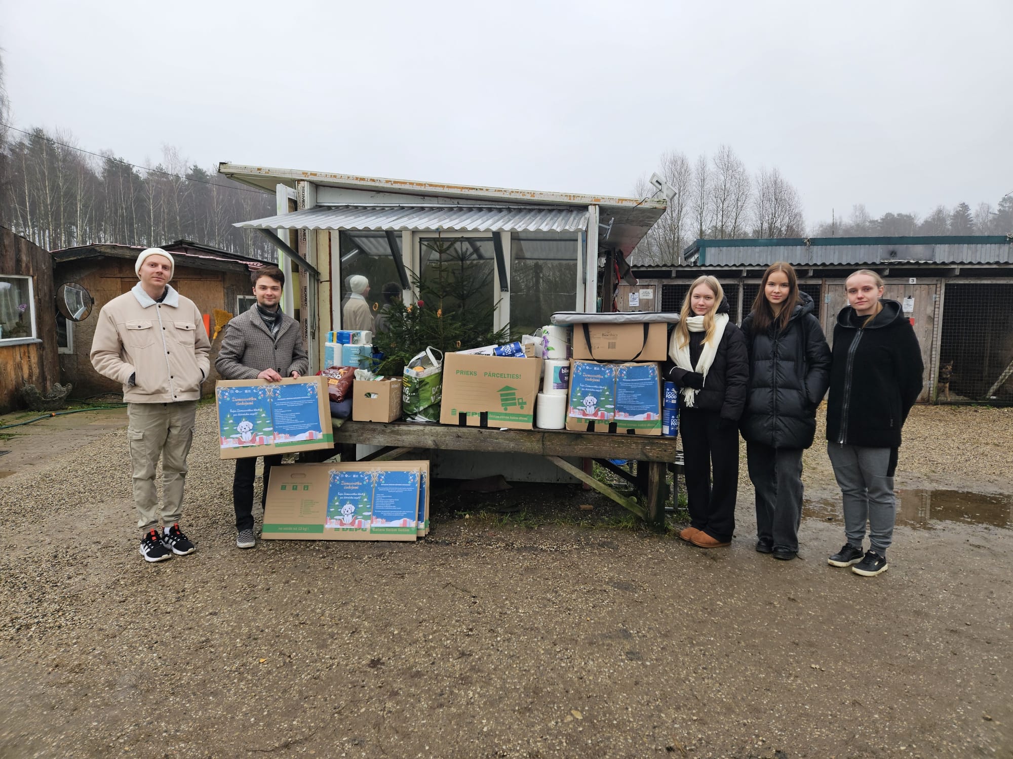 Nogādāti ziedojumi patversmei "Mežavairogi" 